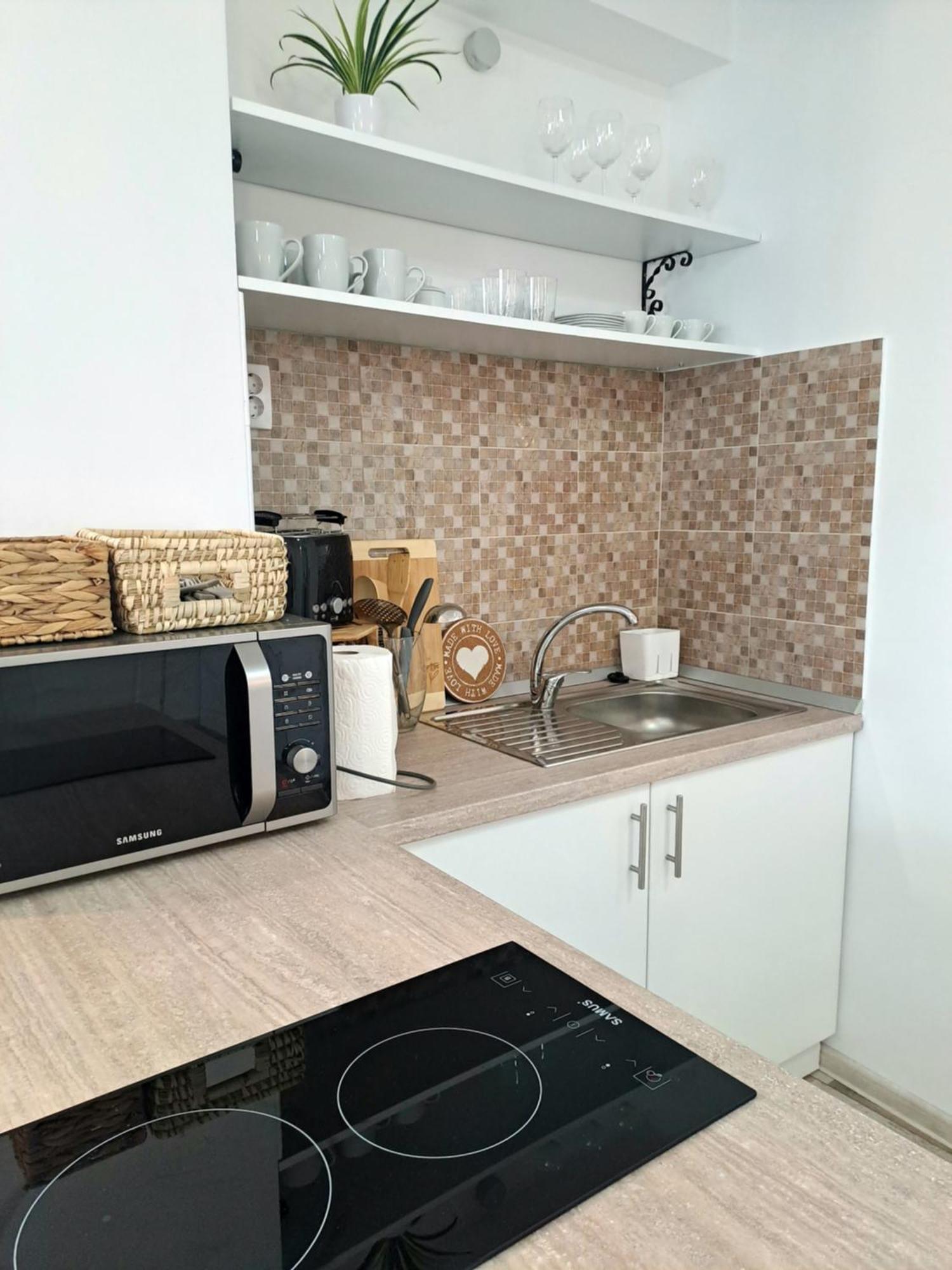 7 Level Central Apartments М'єркуря-Чук Екстер'єр фото